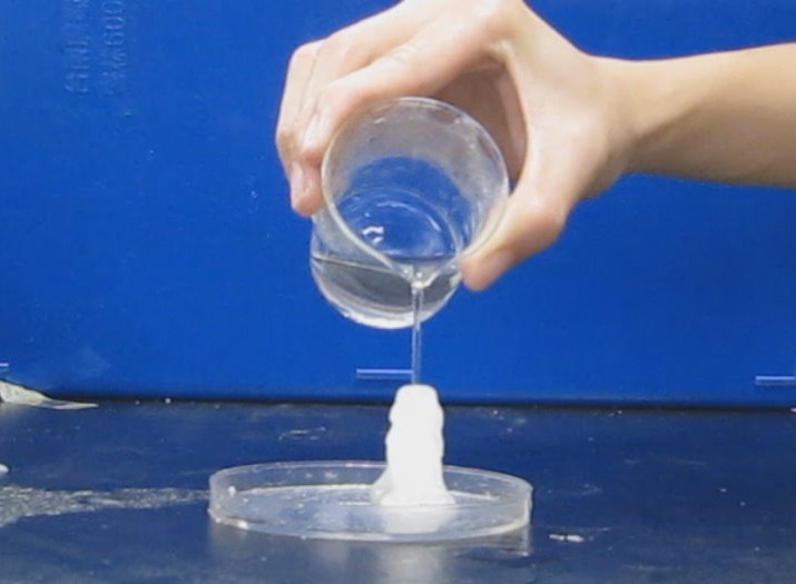 求《热冰》简介-热冰实验 _感人网