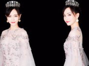 张靓颖为显腿长，穿高开叉长裙搭过膝长靴，却没想到气场更强了！