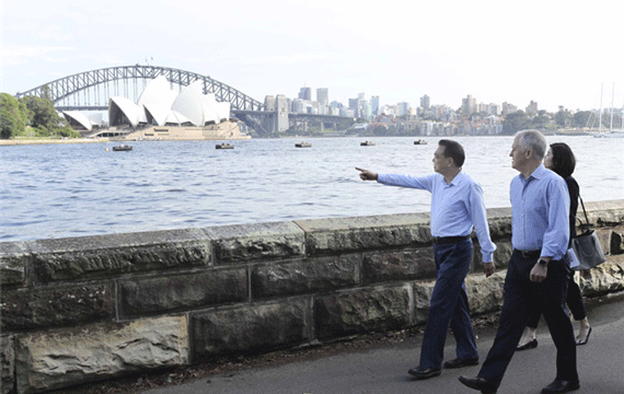 李克强与特恩布尔悉尼湾散步