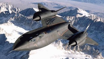 美国sr-71黑鸟高空高速侦察机