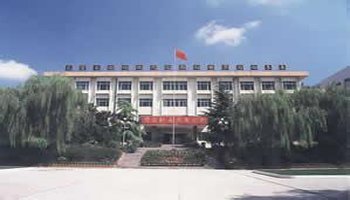 市西关中学是宝鸡市创新教育研究所(教育集团)领导下的全日制民办高中