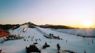 【密云】云佛山滑雪场平日全天含雪服班车萌宠