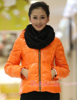 秒杀*<em>笛莎女装</em>精品桔色连帽时尚短款羽绒服11