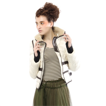 雅鹿新品秋冬真羊羔绒毛领英伦女装短款羽绒服