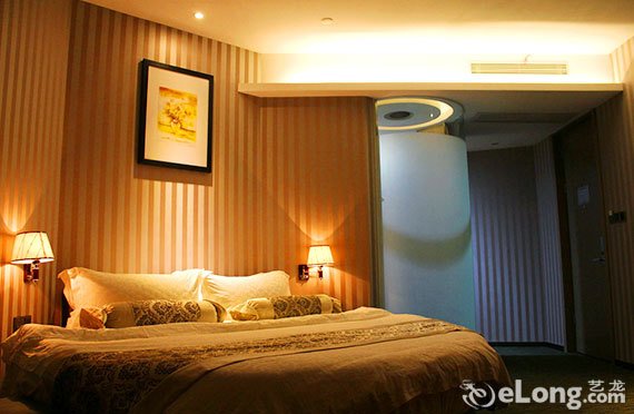 粤安大酒店-情侣房