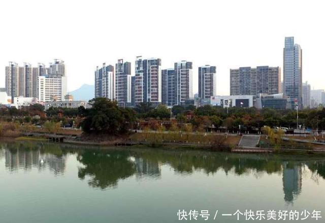 江西最牛的一个地级市,未来将拥有5个高铁站