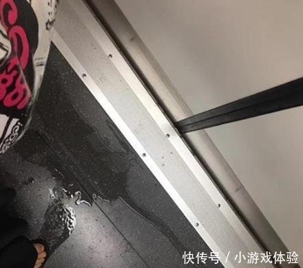 武汉一次女地铁小便,男童怒怼乘客他憋自慰了爷爷生几不住图片