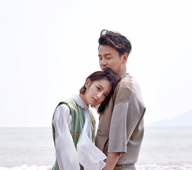 佟丽娅与雷佳音拍恋人大片超甜, 一个动作暴露