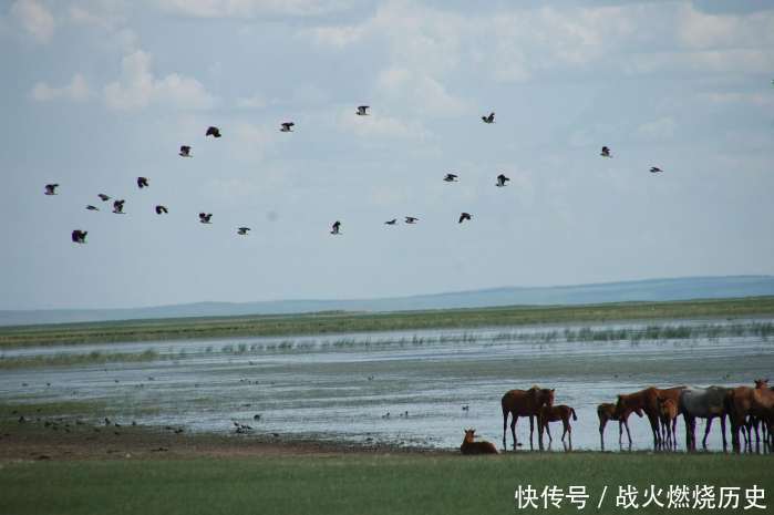 千古绝对: 上联“蚕是天下虫”, 下联成为绝唱!