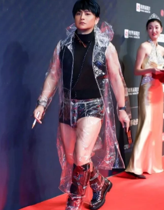 穿丁字裤走红毯，还得了演技大奖！