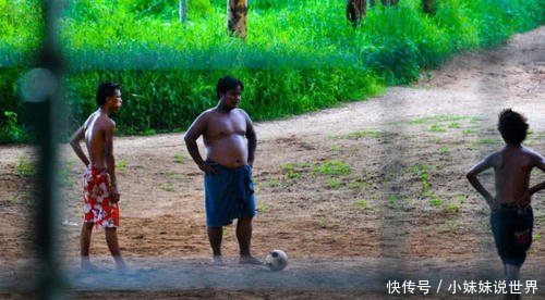 这个小国对韩国日本免签,为何不对中国免签?原