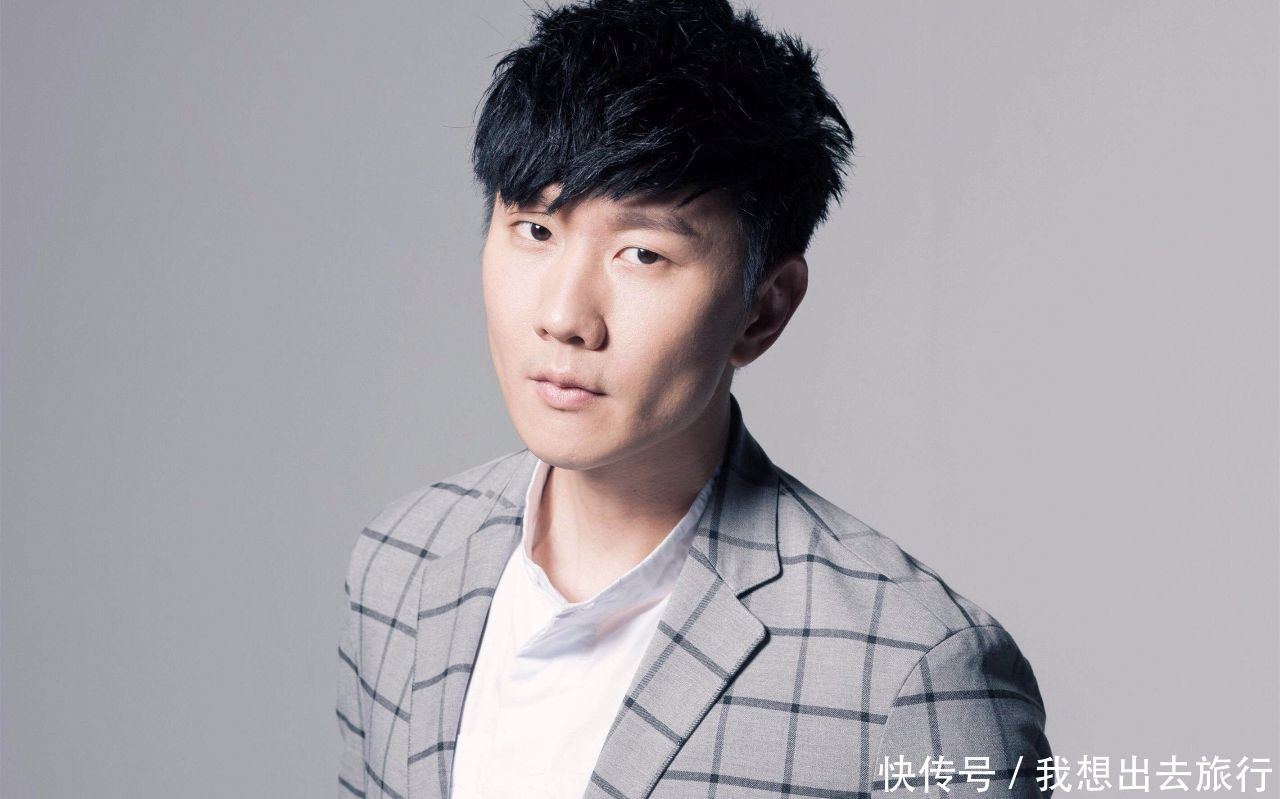 圈富二代,乔欣背景如曲筱萧,她随手送杨超越一