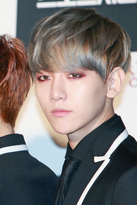 是2013首尔歌谣大赏边伯贤吸血鬼妆图片,黑色