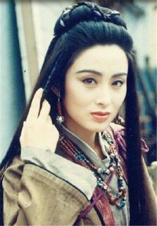 当年英气逼人的王祖贤,如今大变样,为何昔日香