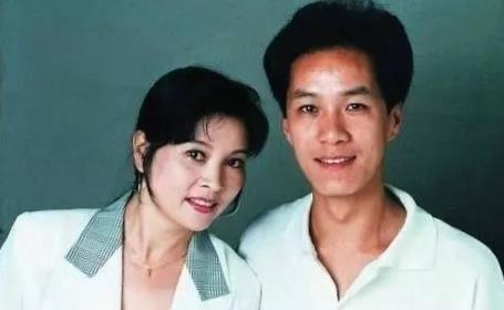 冯远征庆祝结婚25周年！因为一个错误决定，导致他们至今无子