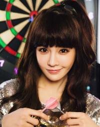 韩国娃娃脸女星:张娜拉逆龄生长,朴宝英可爱甜