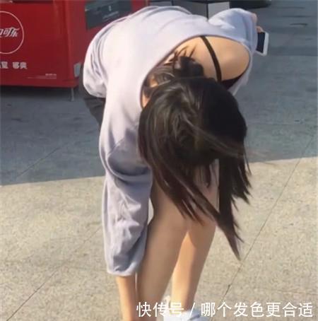 街拍:优雅洋气的小姐姐,身材紧致动人,是别样的风采 皇冠最新网站