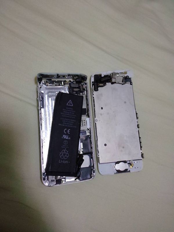 iphone手机烂成这样还能修吗?修的话大概多少
