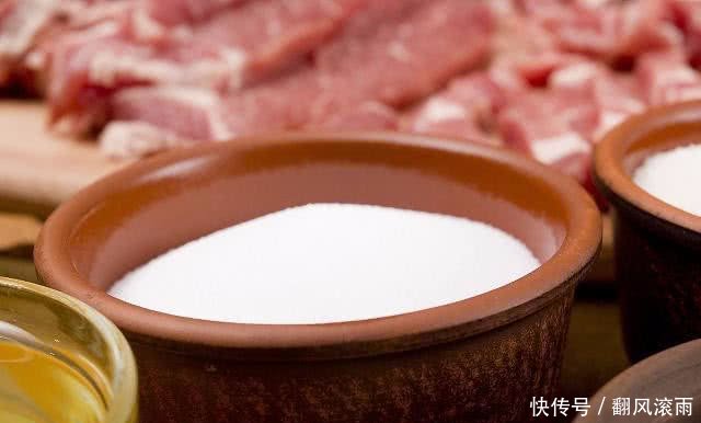 宝宝究竟多大才能吃盐?吃得越晚越好吗?一些