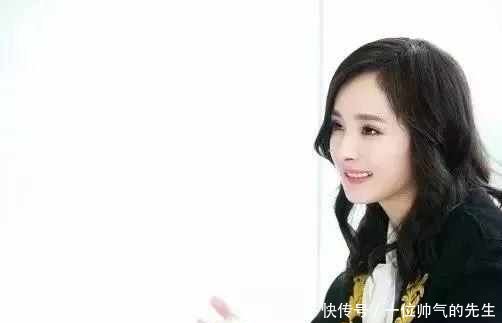 两集《谈判官》杨幂就换了十套职业装, 这次终