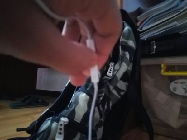 为什么苹果原装耳机插在华为荣耀6plus上听歌