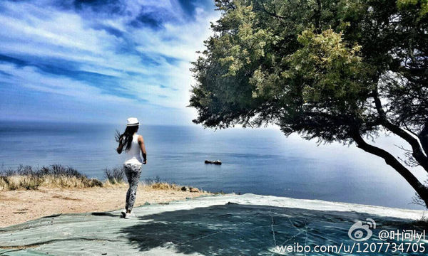 请问图片使用的是什么滤镜,还是什么相机拍摄