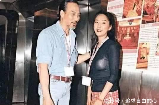 婚内出轨弃养孩子, 66岁他搂腰23岁网红, 说: 这