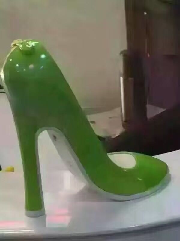 看图猜东西,你看到的绝对不是高跟鞋那么简单