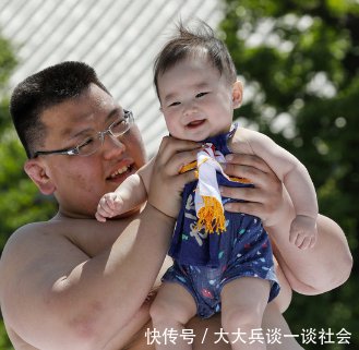 日本举行婴儿啼哭大赛,比拼宝宝哭声最响亮获