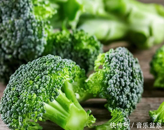 央视曝光：“癌细胞”遍布全身的4种食物，最后一种大家都在吃！