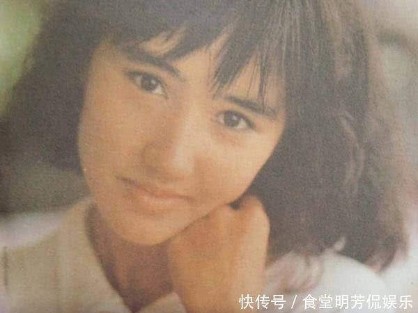 16岁开保时捷,出道9年搭档无数大咖,如今55岁