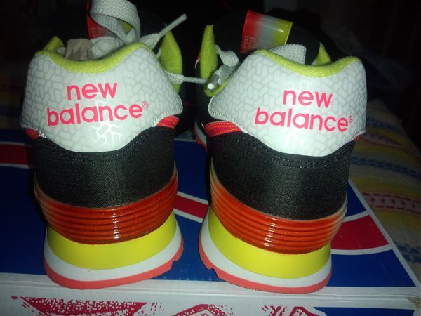 求大神鉴定我的新百伦的真伪 老款的WL574A