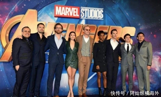 泪目!《复联4》首映后,剧组大合影,这是最后一