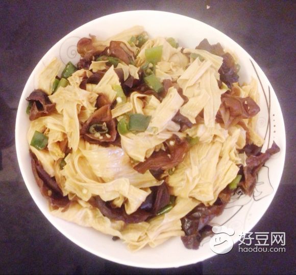 黑木耳炒腐竹怎么做
