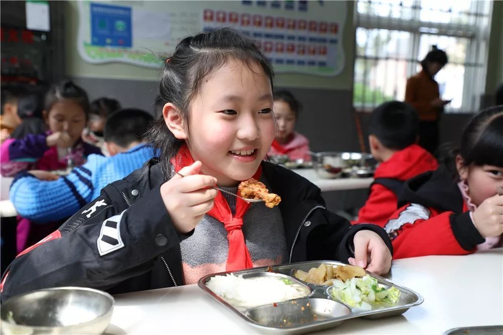 大学时光很美好?!遇见小学上的食堂老师,请让舌尖工资小学多少图片