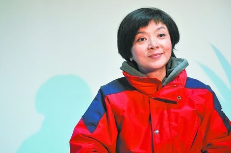 周润发为她自杀，刘德华被她拒绝，经历一段婚姻和一段同性恋情后她至今单身