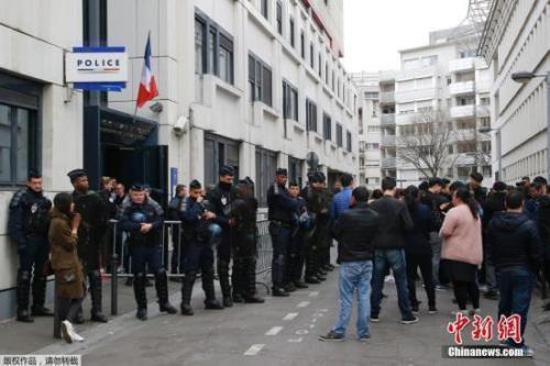 【转】北京时间 身份不代表正义!旅法中国人遭警察枪杀后60小时 - 妙康居士 - 妙康居士~晴樵雪读的博客 【转】北京时间 身份不代表正义!旅法中国人遭警察枪杀后60小时 - 妙康居士 - 妙康居士~晴樵雪读的博客