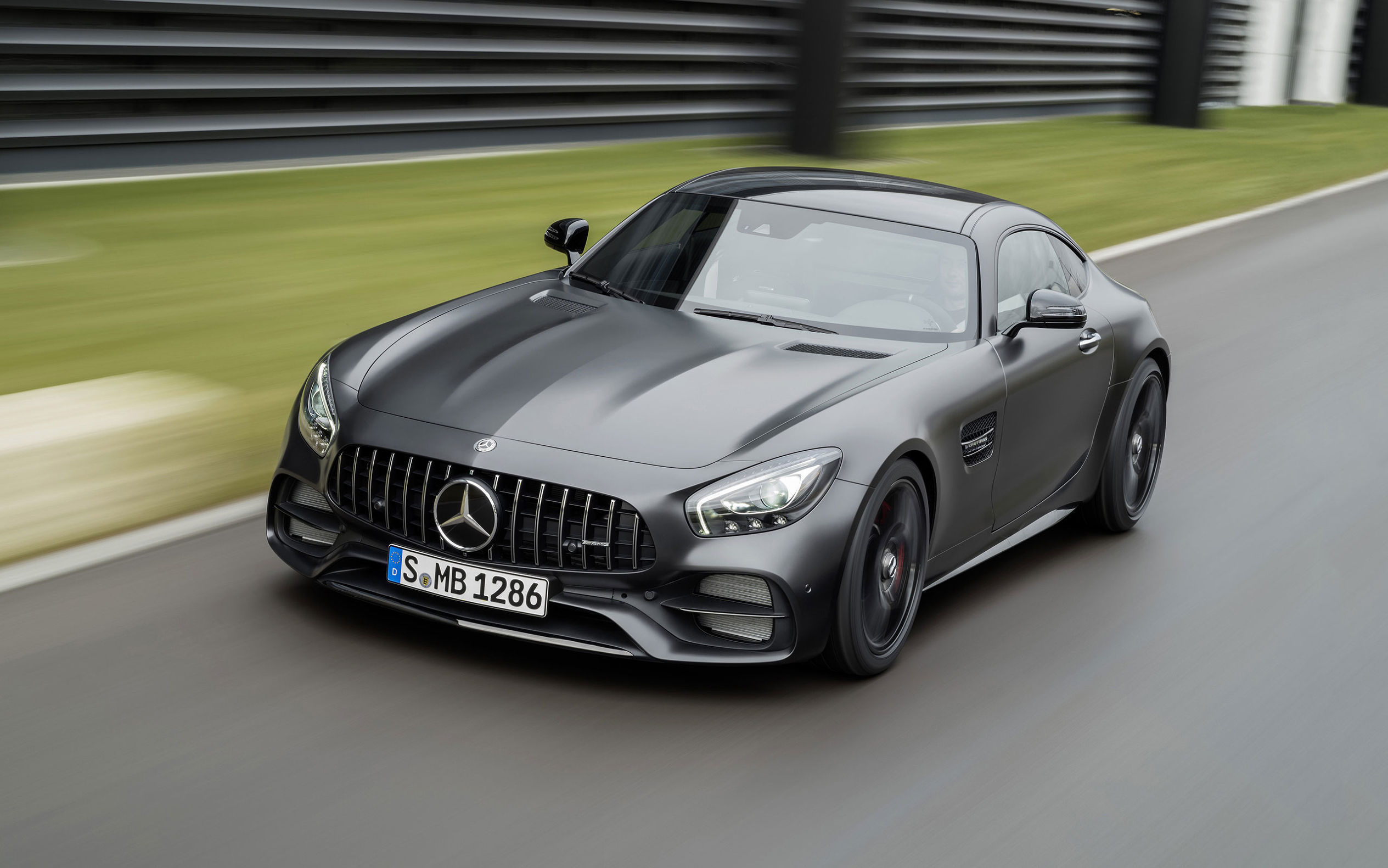 新款奔驰2017"amg gt c "霸气车头大嘴鲨!