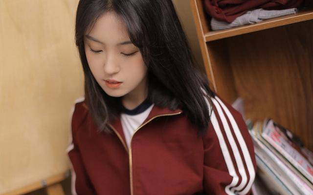 女生是不是单身很久了,可以从这3个表现看出来