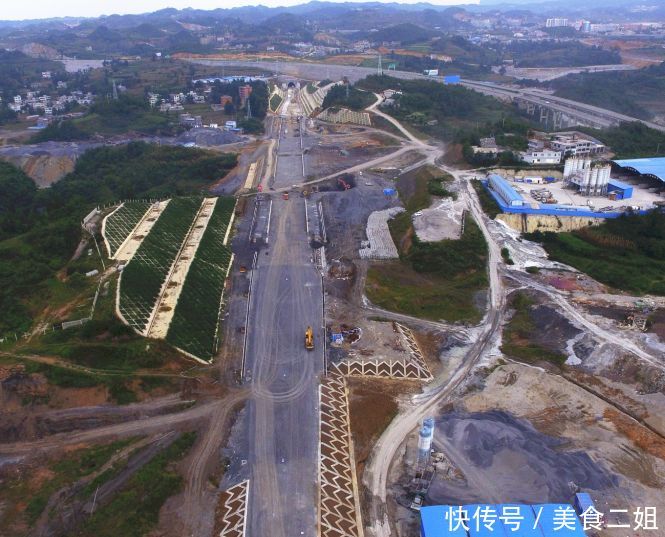 中国建世界首条山区高铁,造福万人,新建14个车站,有你家么?