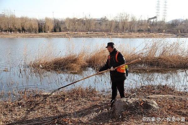 大魚(yú)缸換水多久換一次合適呢（大魚(yú)缸換水多久換一次合適呢視頻） 觀賞魚(yú)市場(chǎng)（混養(yǎng)魚(yú)） 第1張