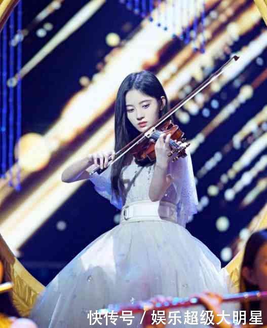 鞠婧祎:我高中毕业,李艺彤:我专科毕业,黄婷婷: