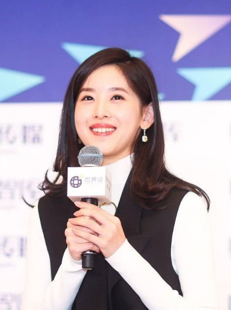 章泽天董事职务被除名,刘强东与奶茶妹要婚变