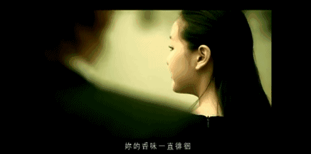 回眸一笑百媚生,应该是最准确的形容了.