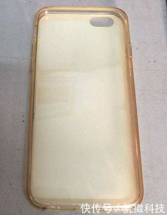 手机壳会发黄?快给你的iPhone用这个,脏了算我