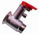 我家储水式电热水器这两天压力阀隔两分钟鸣叫