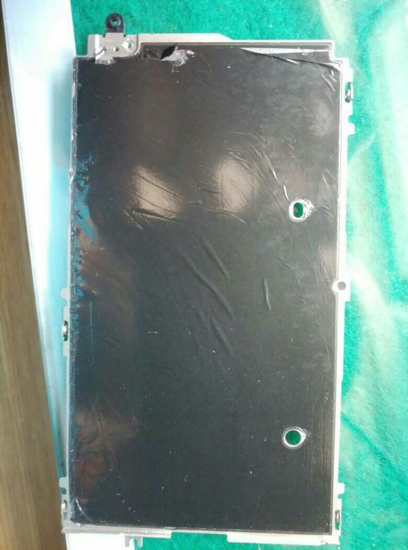 iphone5屏蔽罩上的黑膜有什么作用么?拆的时