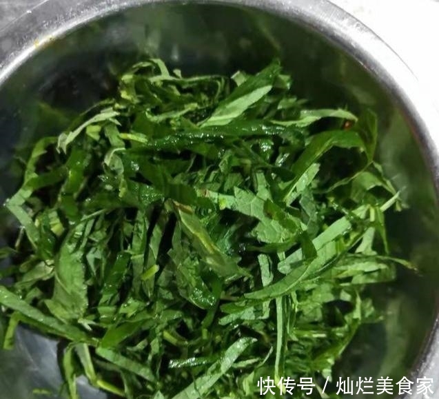 经典川菜-藿香酸菜鱼,酸香开胃,鱼片嫩滑,掌握鱼片上浆您也会 188金博客户端下载