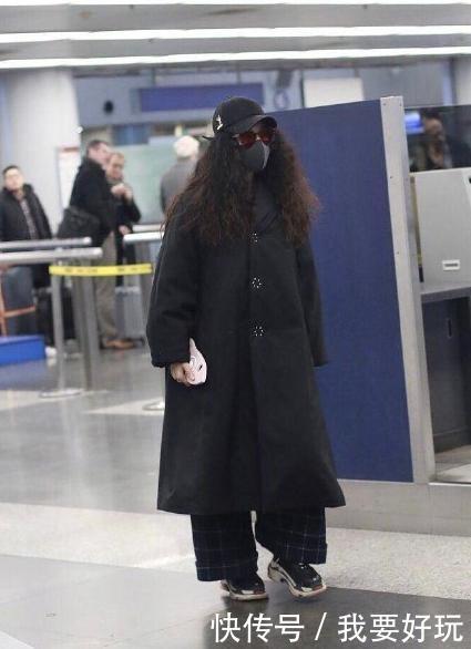 范冰冰到雍和宫烧香祈福,全身包裹严实