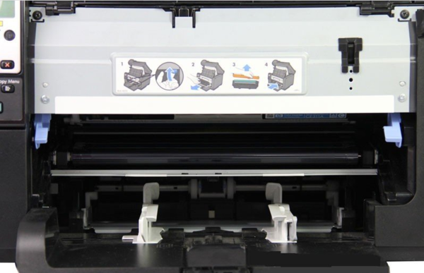 惠普laserjet pro100打印机墨盒在哪 怎么给墨盒